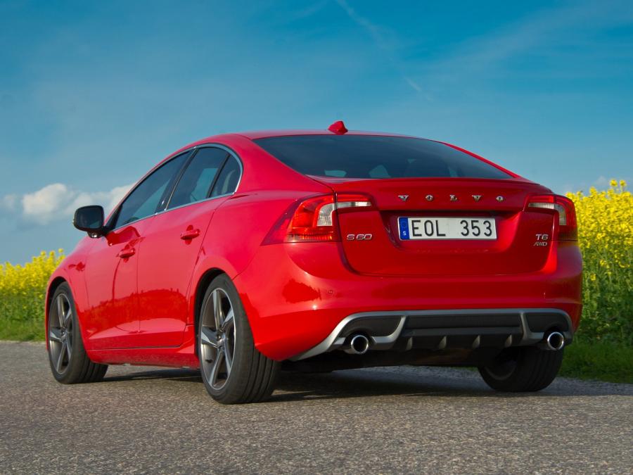  Volvo S60 R-Design 2010 года  (фото 8 из 27)